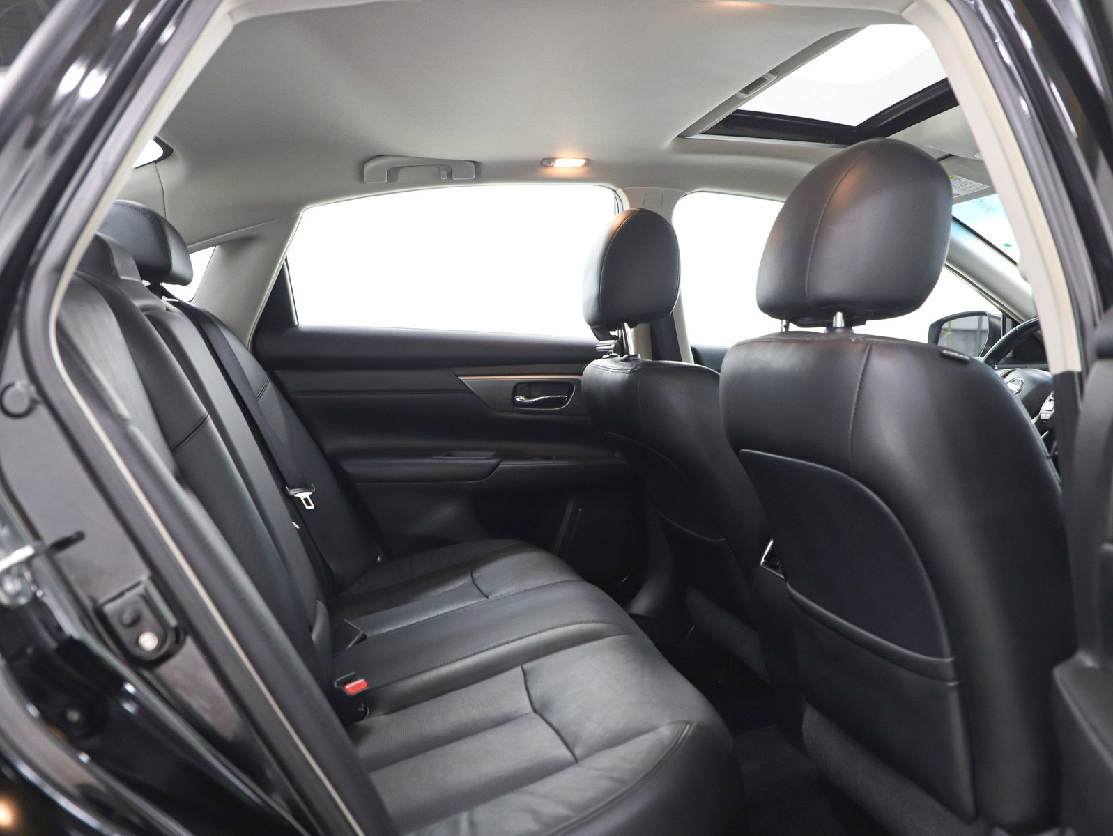 Used 2013 Nissan Altima 2.5 SL w/ Technology Pkg image 12