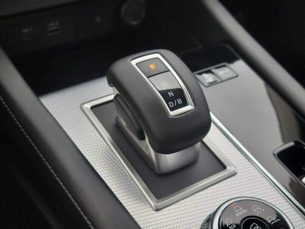 New 2025 Mitsubishi Outlander SEL image 25