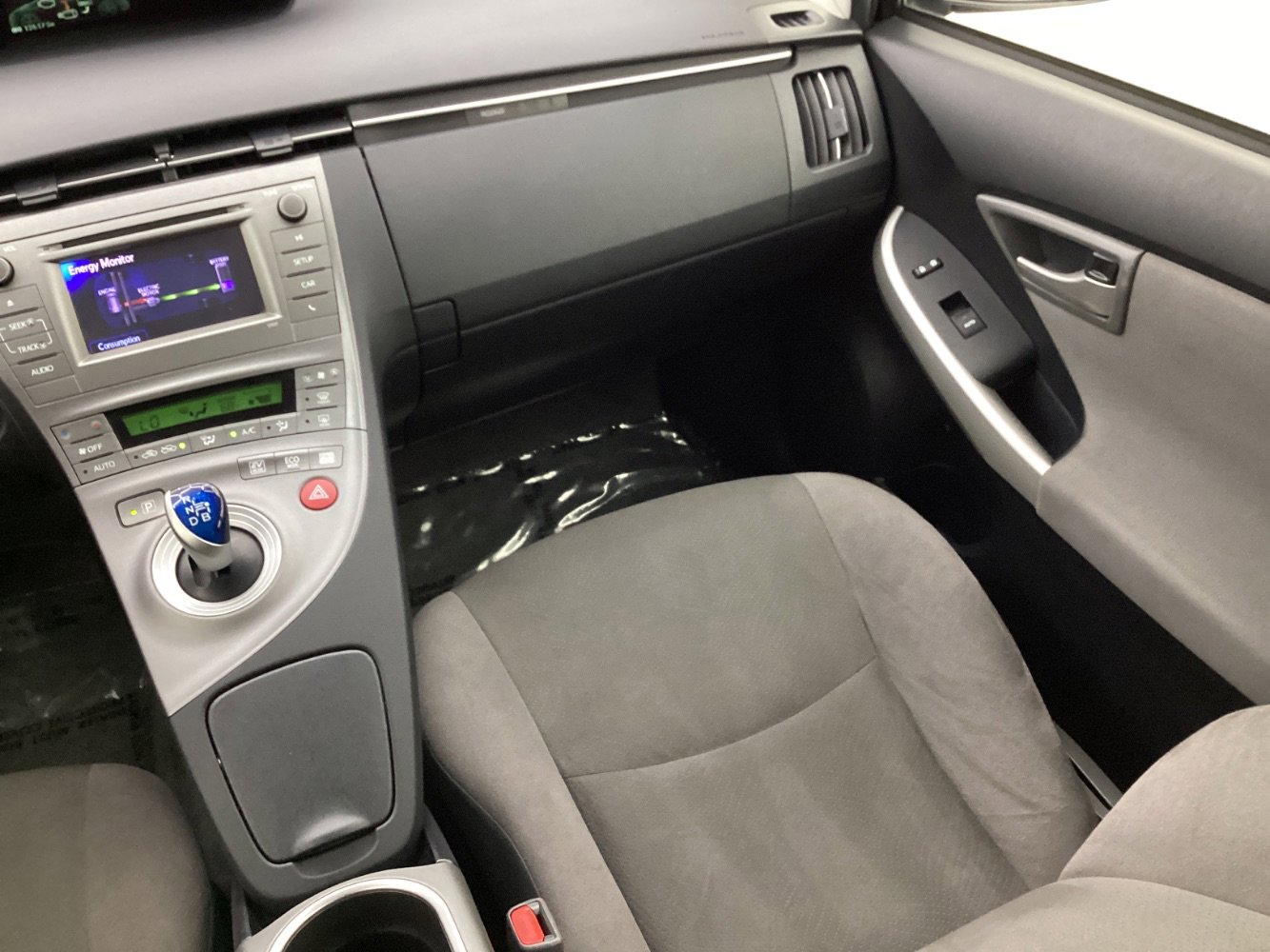 Used 2015 Toyota Prius Two image 28