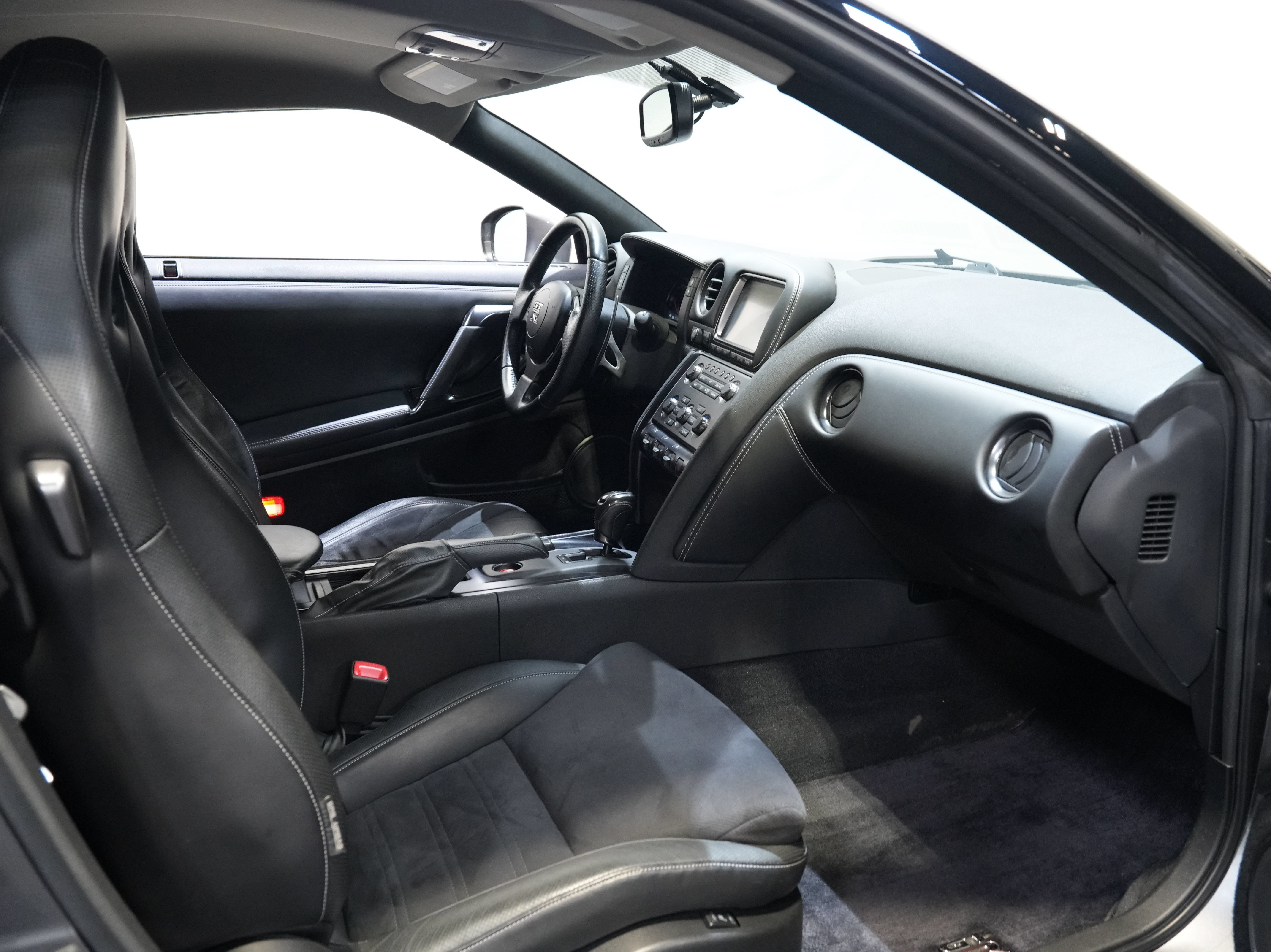 Used 2014 Nissan GT-R Premium AWD/4WD image 32