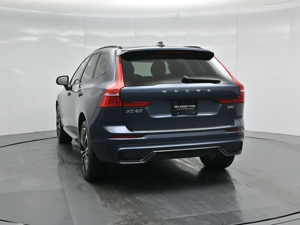 Used 2023 Volvo XC60 B5 Plus image 29