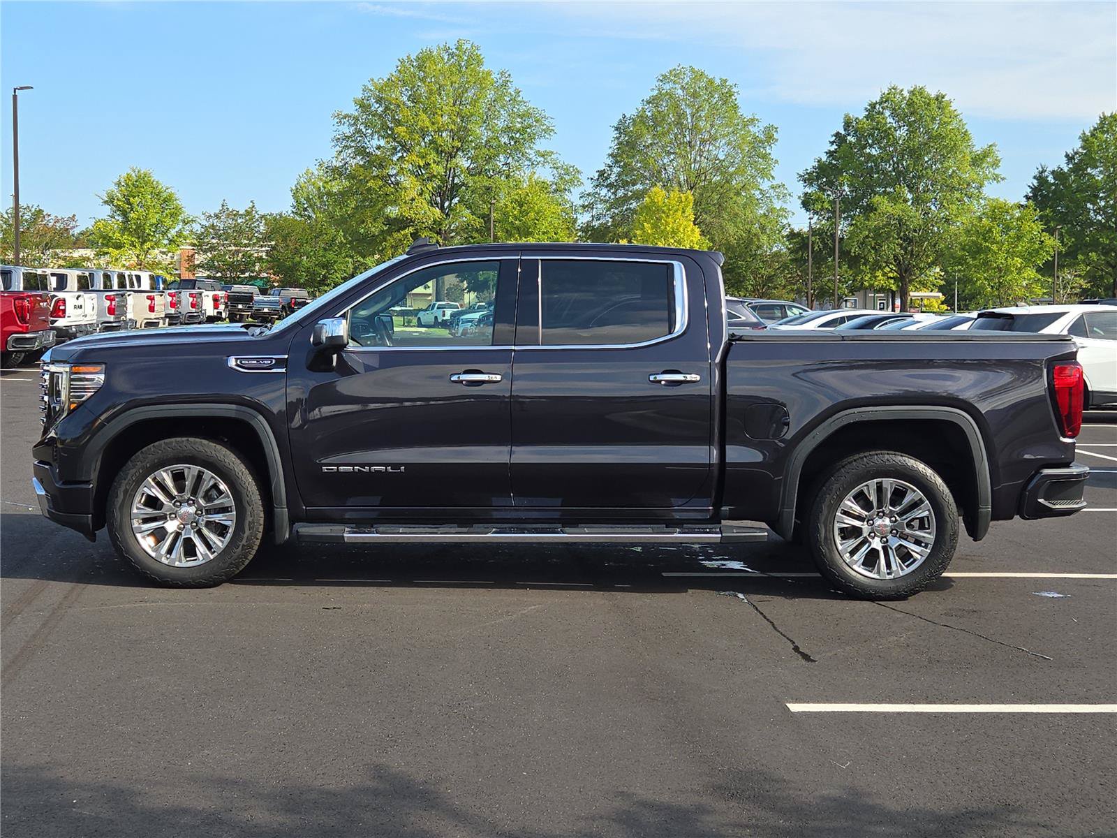Used 2023 GMC Sierra 1500 Denali w/ Technology Package AWD/4WD image 14