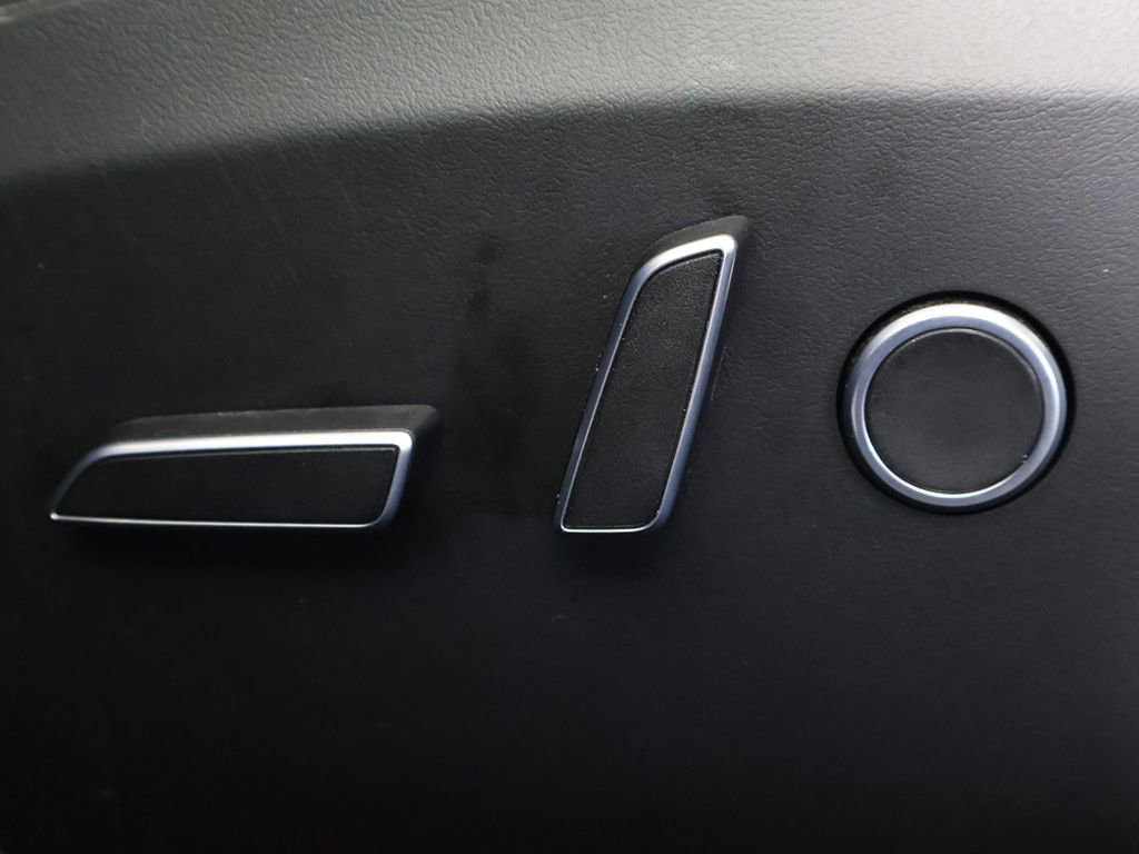 Used 2022 Tesla Model S AWD/4WD image 31
