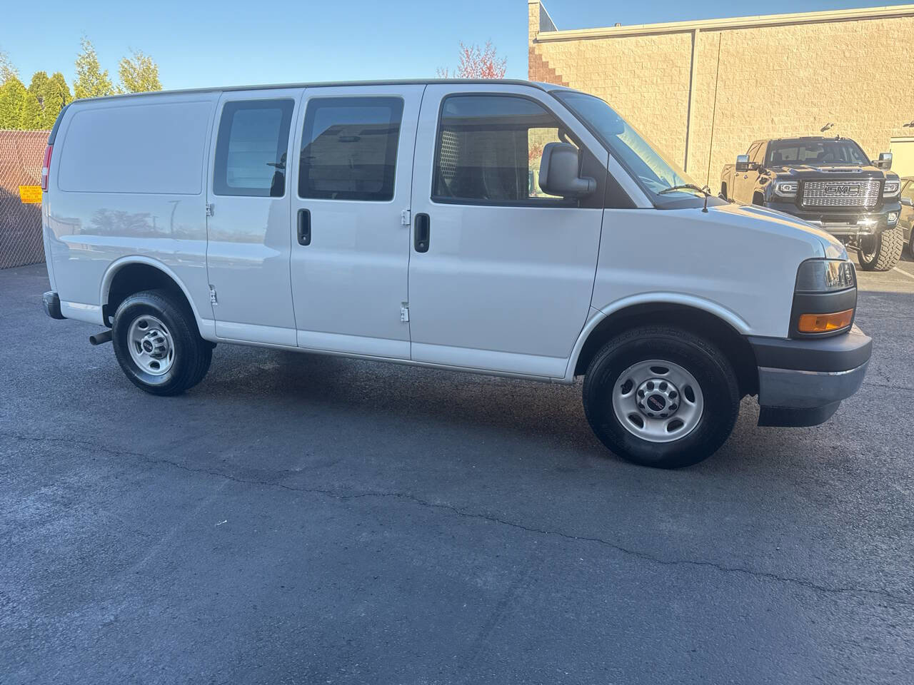 Used 2024 GMC Savana 2500 w/ Driver Convenience Package image 8