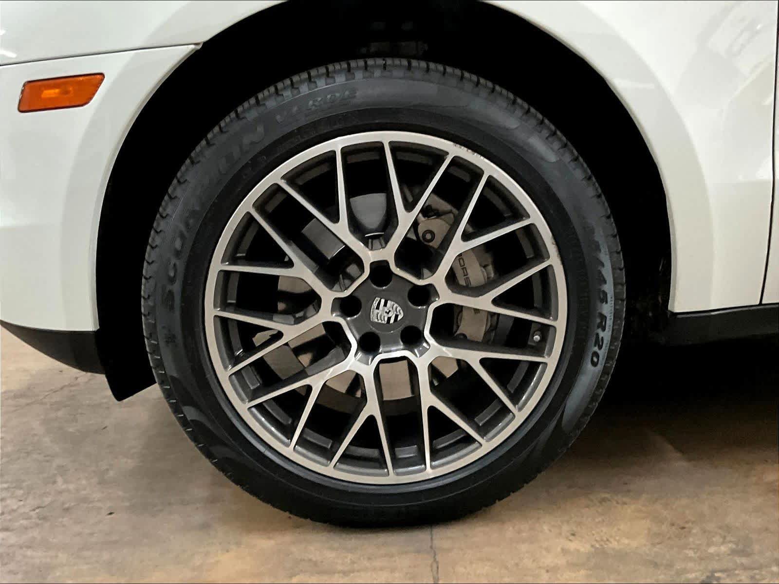 Used 2016 Porsche Macan S image 11