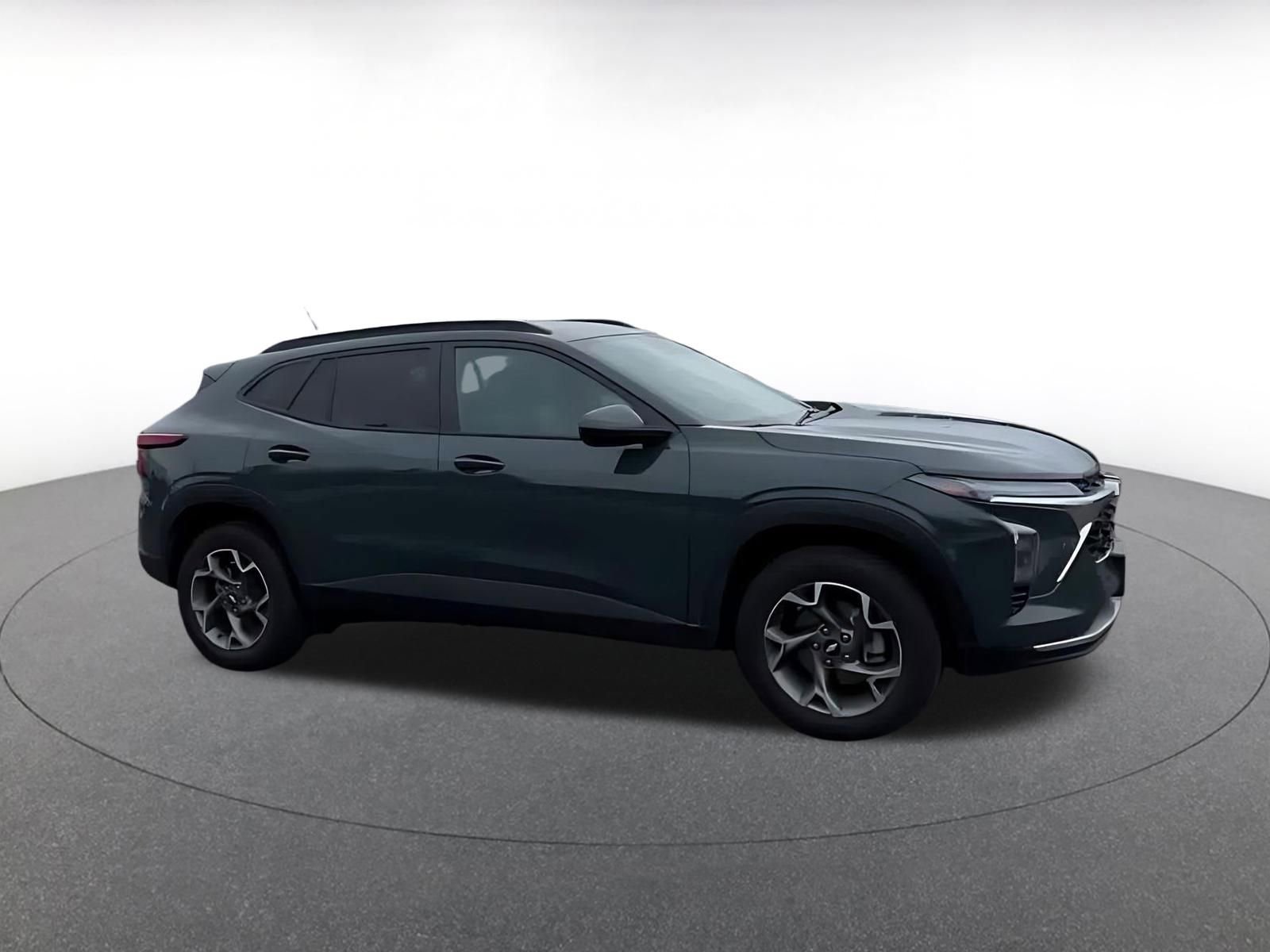 Used 2025 Chevrolet Trax LT FWD video 2
