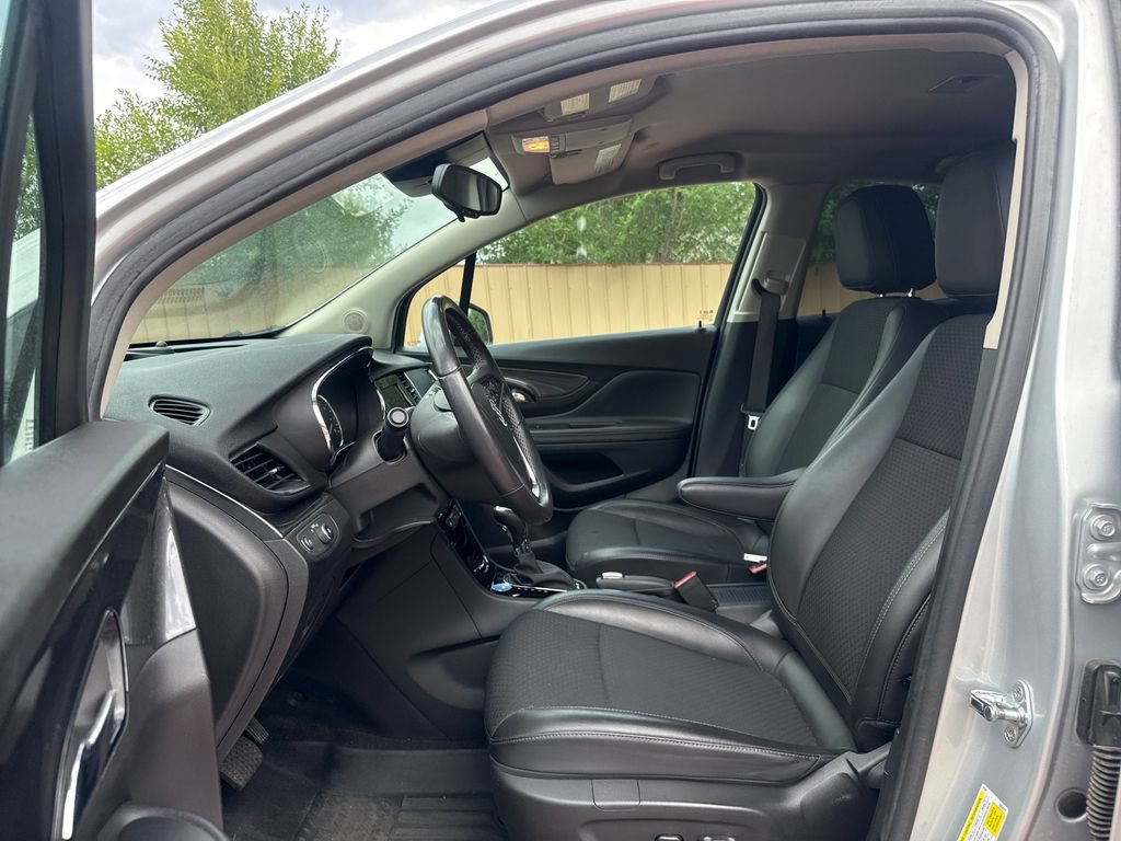 Used 2022 Buick Encore Preferred w/ Safety Package II AWD/4WD image 13