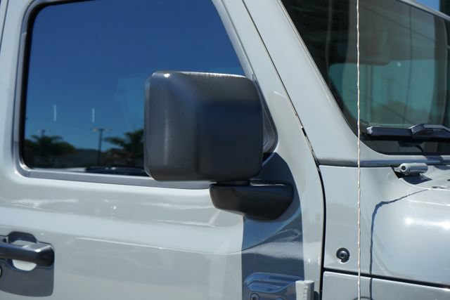 Used 2020 Jeep Wrangler Unlimited Sahara AWD/4WD image 14