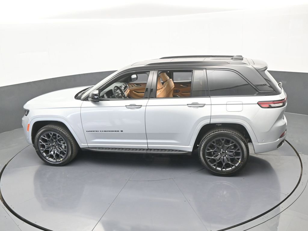 New 2025 Jeep Grand Cherokee Summit image 47