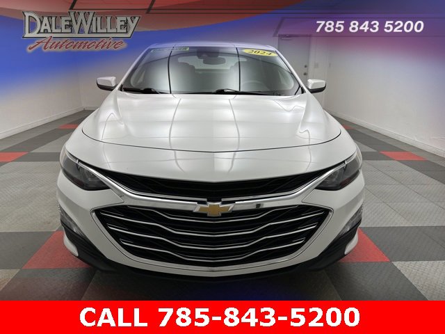 Used 2024 Chevrolet Malibu LT image 2