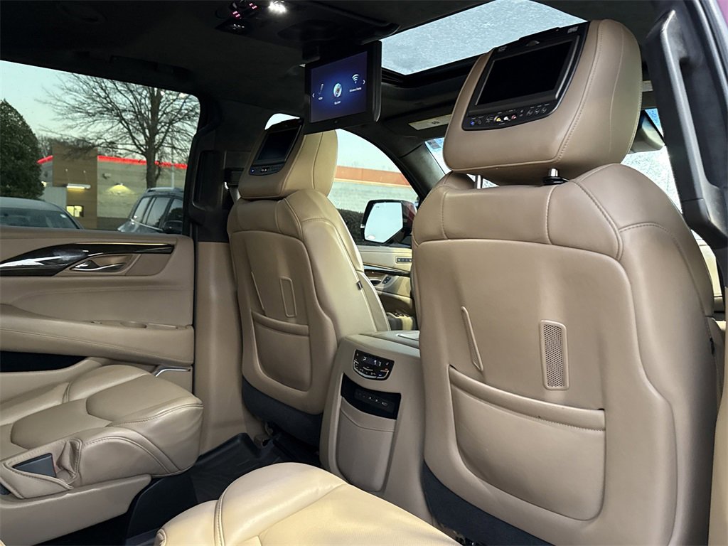 Used 2019 Cadillac Escalade ESV Platinum image 18