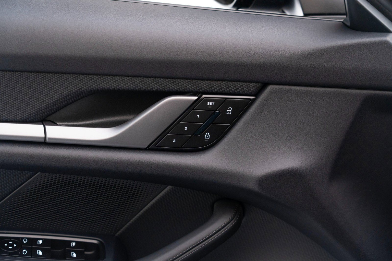 New 2025 Porsche Taycan 4S image 24