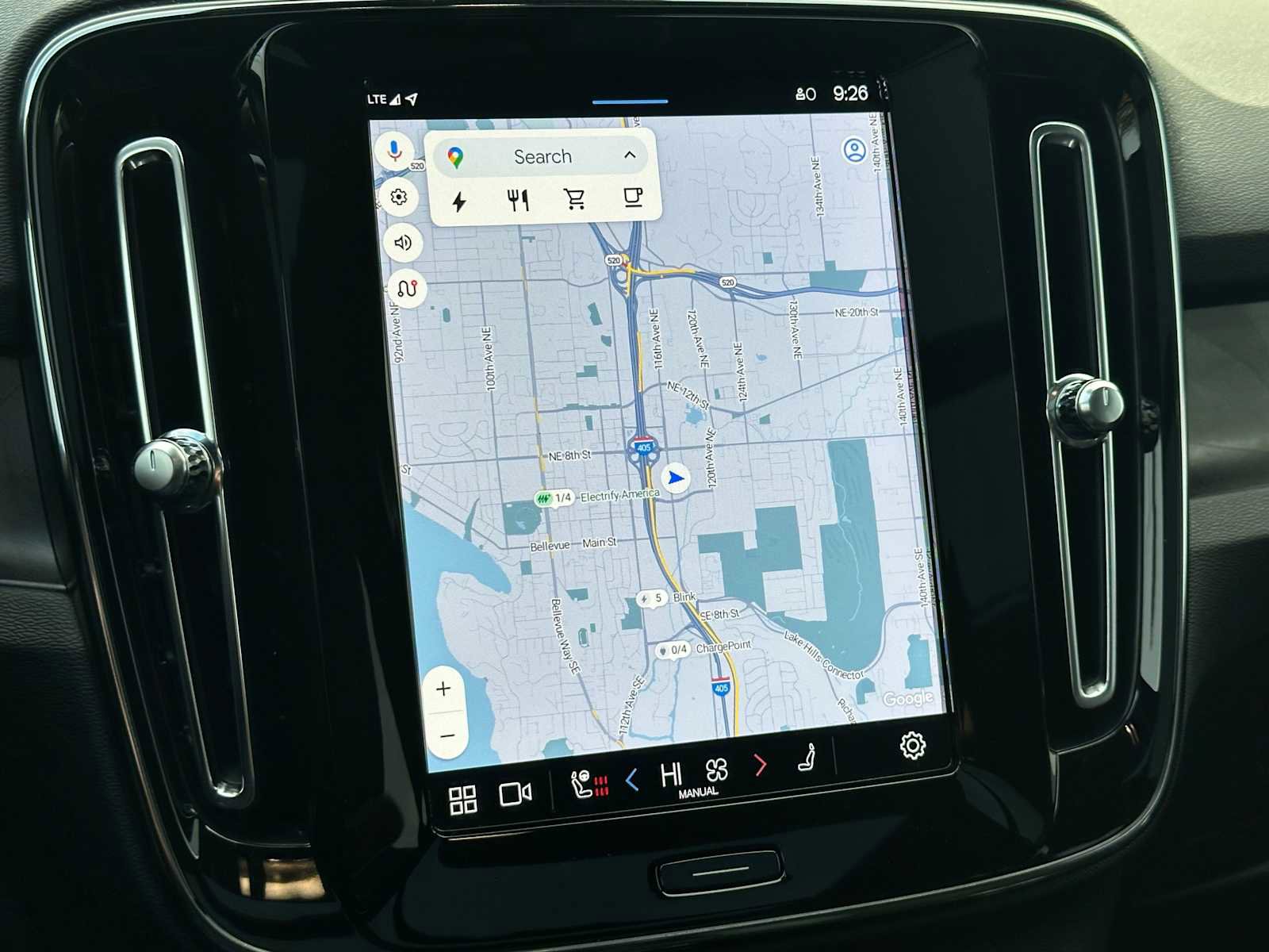 Used 2023 Volvo XC40 Recharge Plus image 28