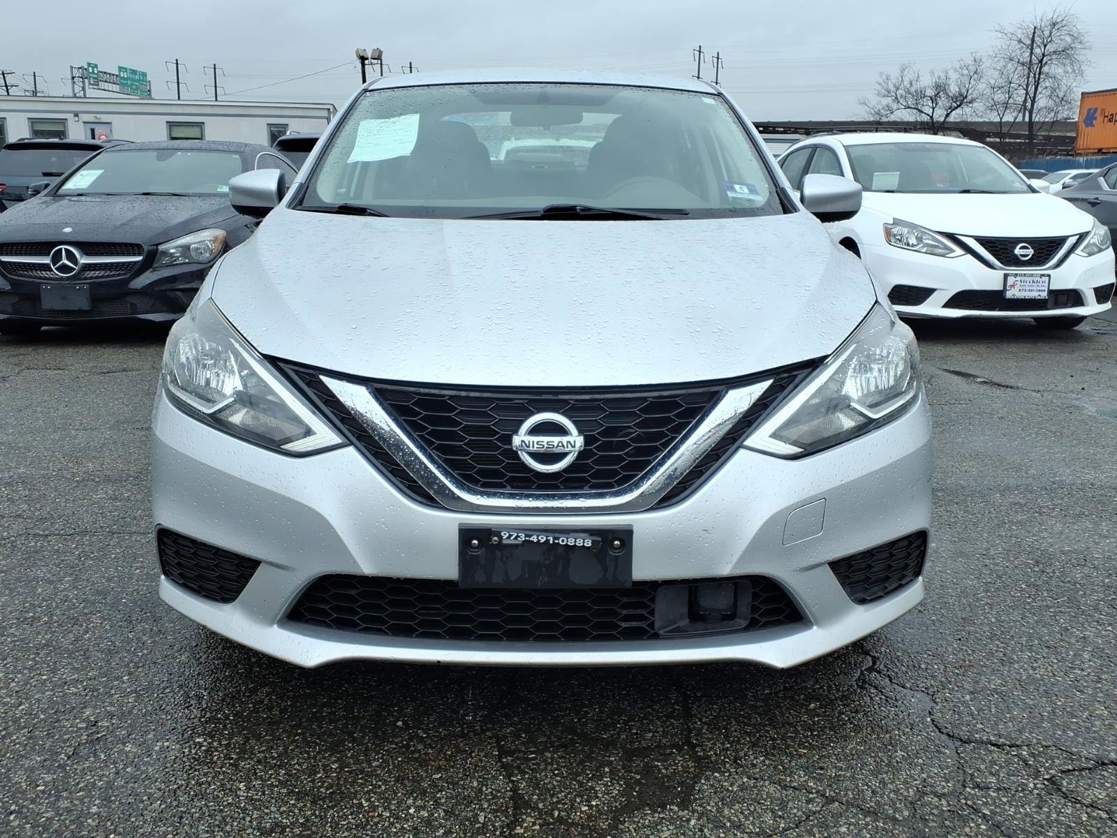 Used 2019 Nissan Sentra SV image 2