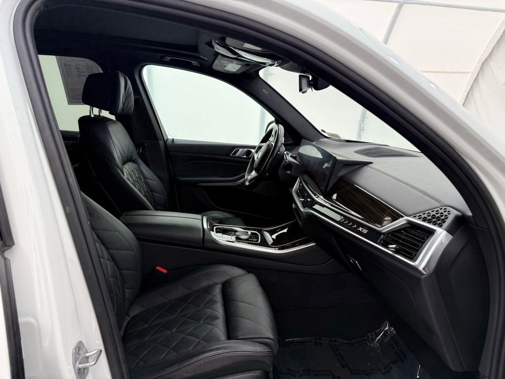 Used 2024 BMW X5 xDrive40i w/ Premium Package image 22