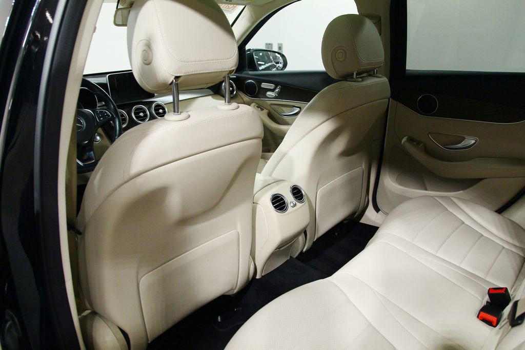 Used 2019 Mercedes-Benz GLC 300 4MATIC image 30