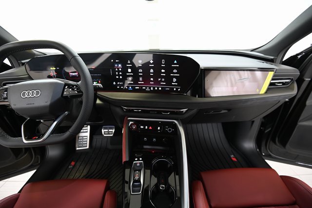 New 2025 Audi SQ5 Prestige image 2