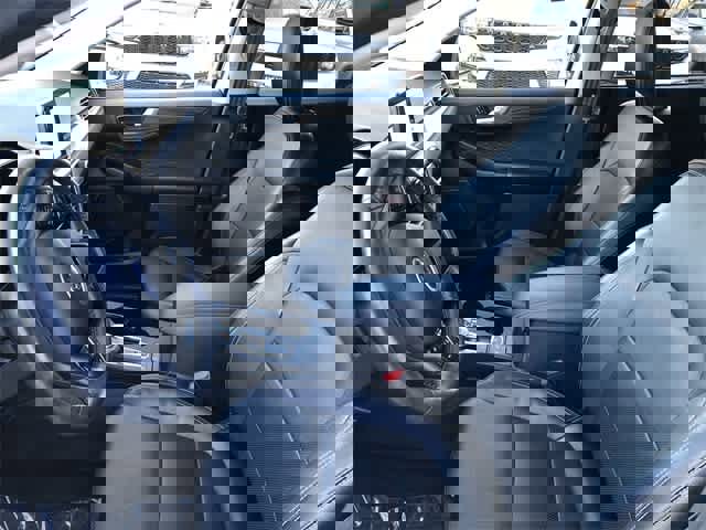 Used 2020 Ford Escape Titanium image 11