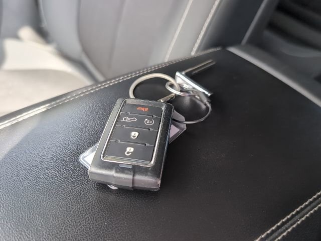 Used 2023 Jeep Grand Cherokee L Laredo image 30