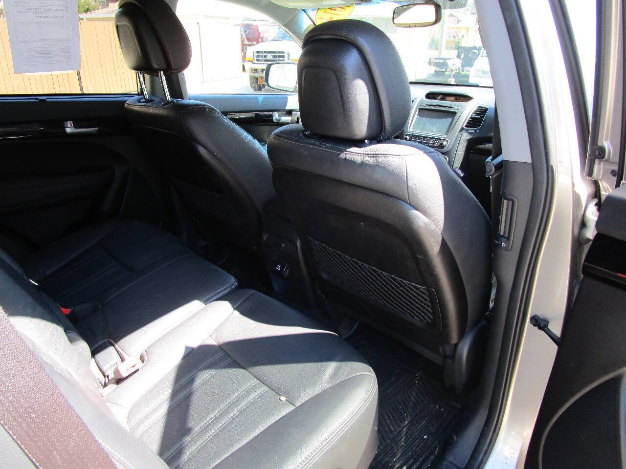 Used 2019 Kia Sorento FWD image 22