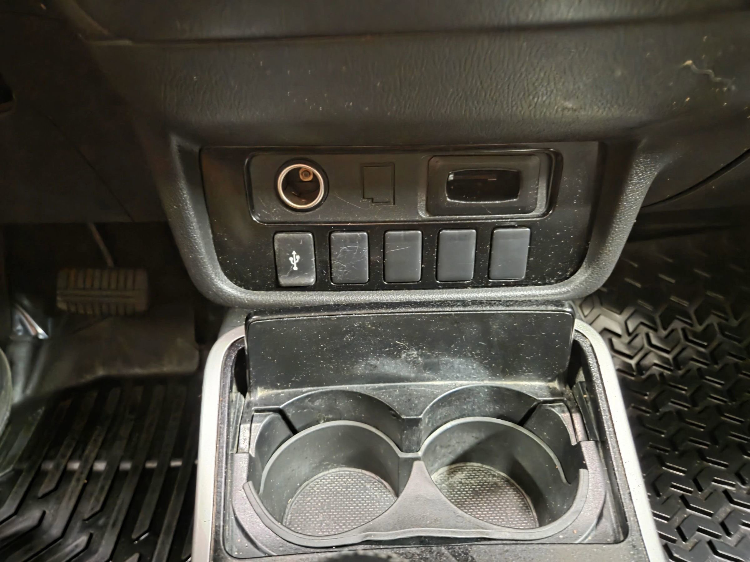 Used 2019 Mitsubishi Outlander SE image 26