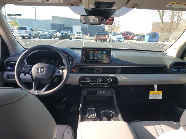 New 2025 Honda Pilot Touring image 20