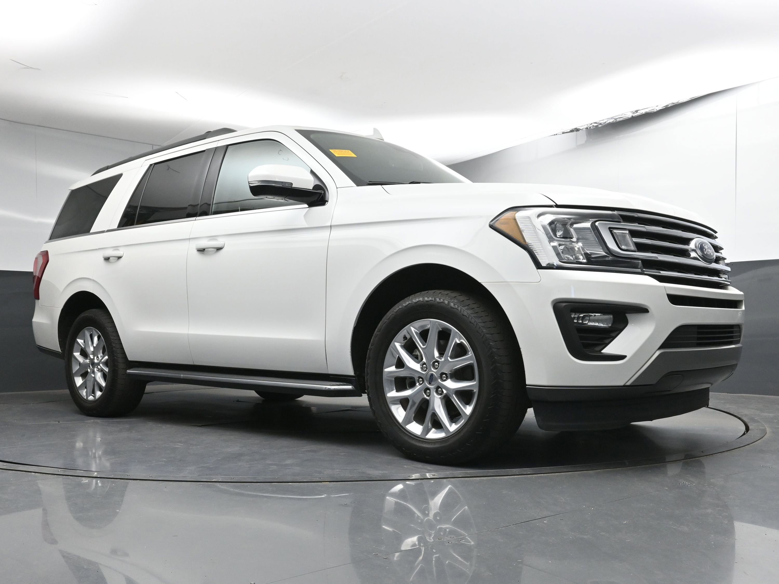 Used 2020 Ford Expedition XLT w/ Equipment Group 202A image 25