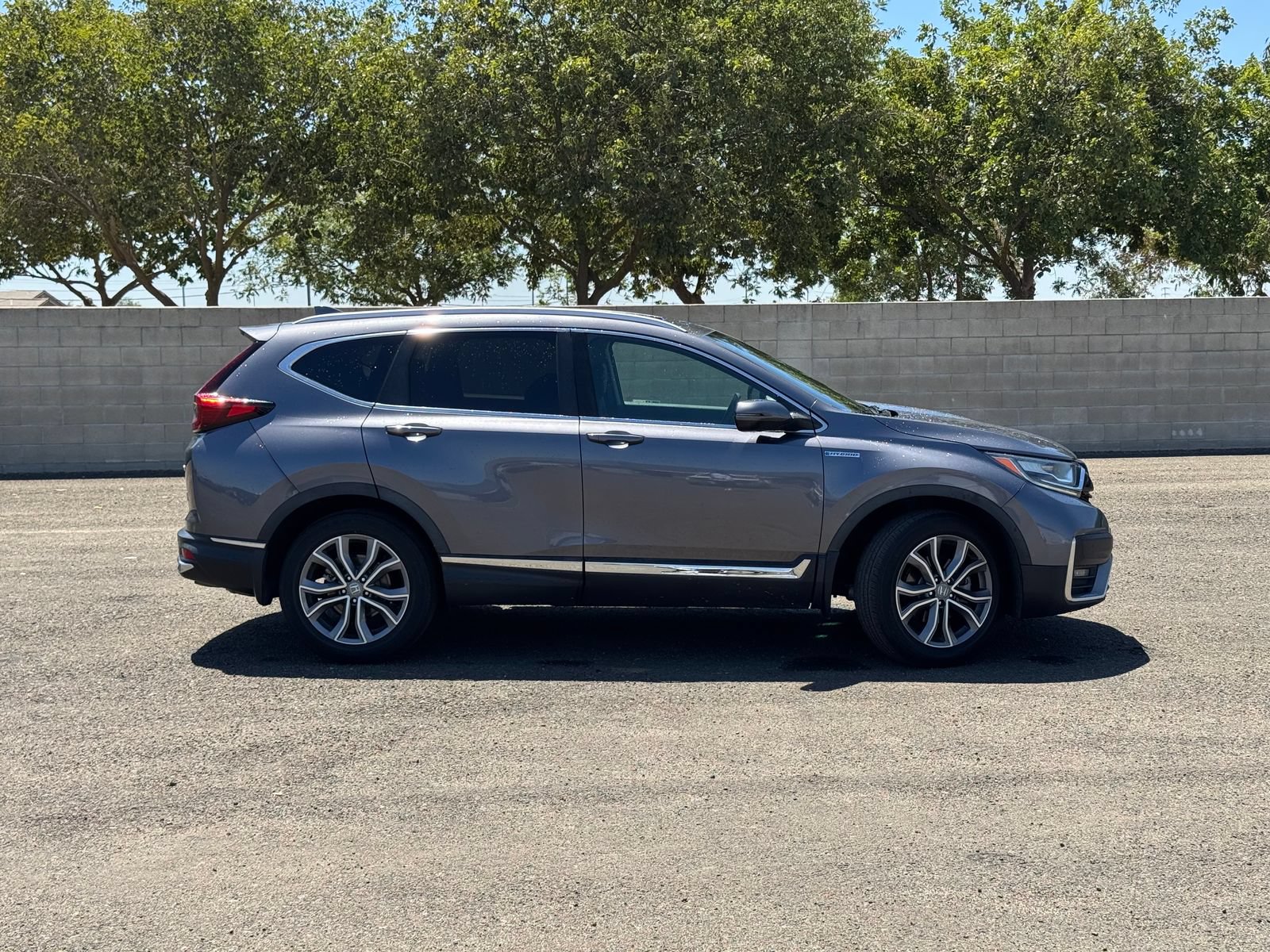 Used 2022 Honda CR-V Touring image 2