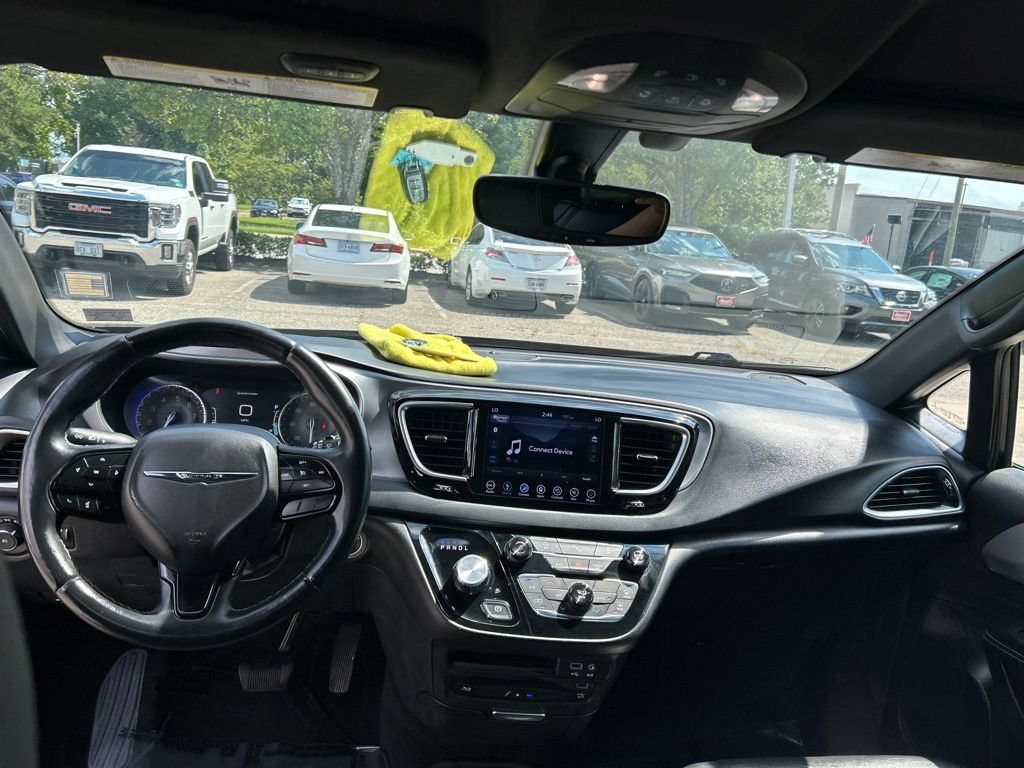 Used 2018 Chrysler Pacifica Touring-L Plus w/ S Appearance Package FWD image 19