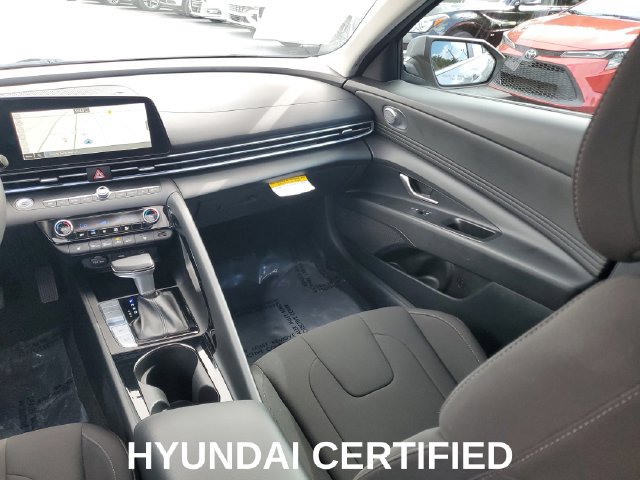 Used 2025 Hyundai Elantra SEL FWD image 24
