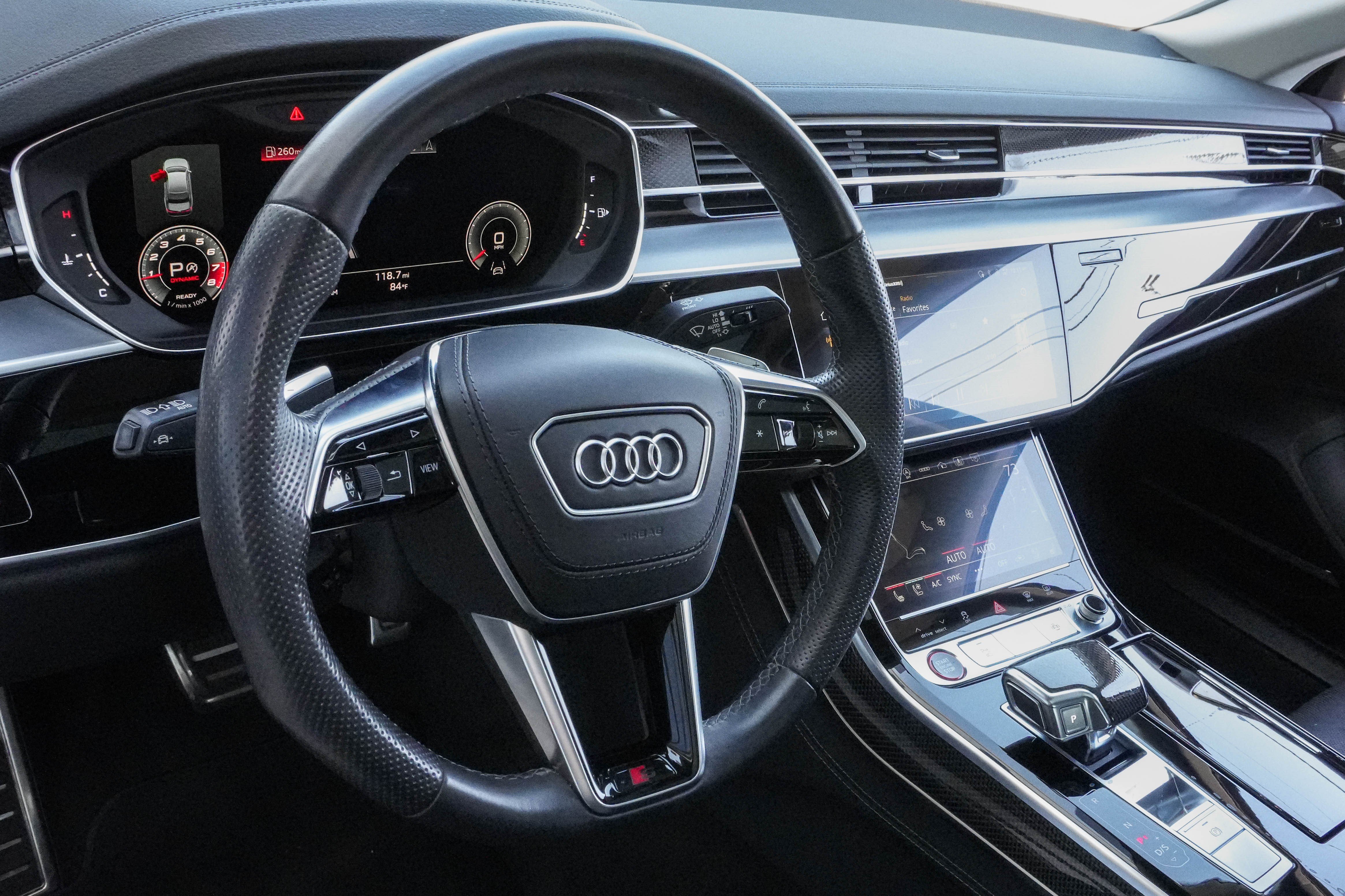 Used 2022 Audi S8 AWD/4WD image 10
