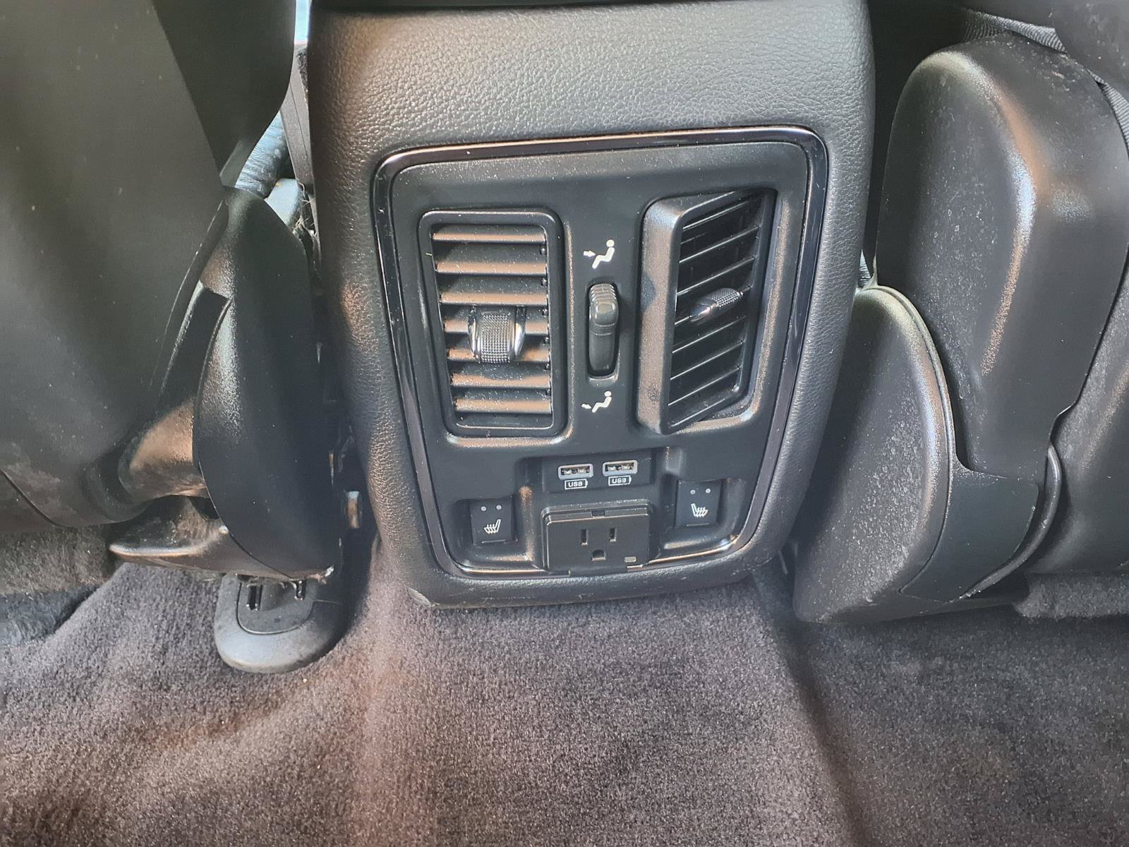 Used 2016 Dodge Durango Limited w/ Nav & Power Liftgate Group RWD image 22