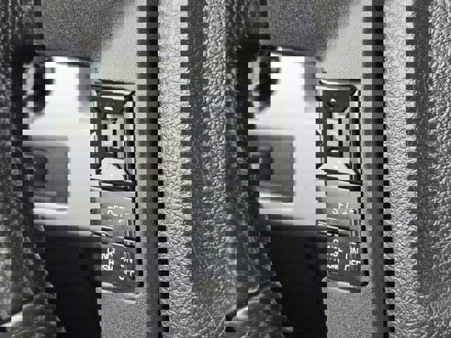 Used 2012 Ford F150 Lariat w/ Lariat Chrome Pkg image 30