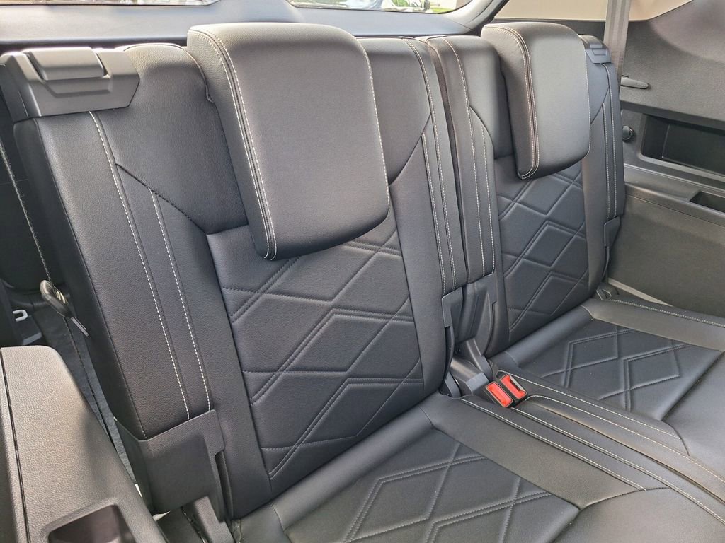 Used 2025 Volkswagen Atlas SE FWD image 32