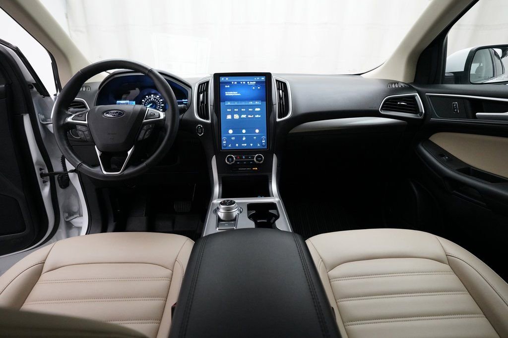 Used 2023 Ford Edge SEL w/ Convenience Package image 5