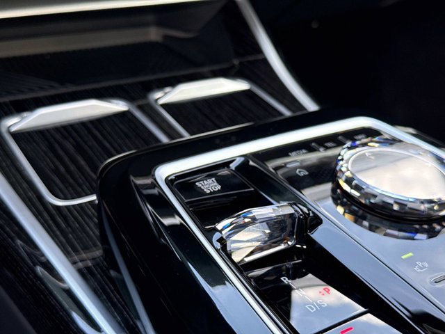 Used 2026 BMW 740i RWD image 29