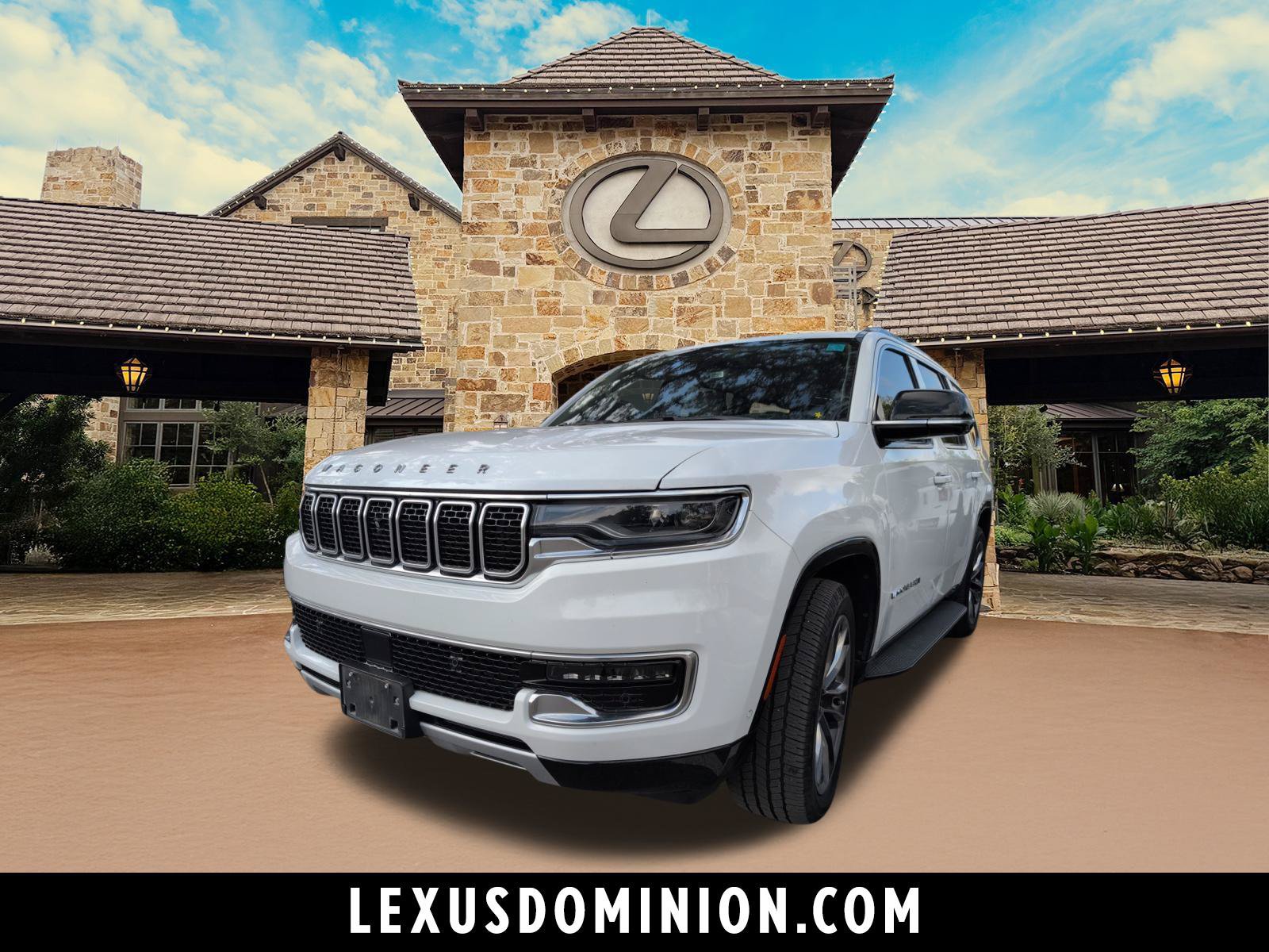 Used 2024 Jeep Wagoneer Series II w/ Convenience Group I AWD/4WD image 1