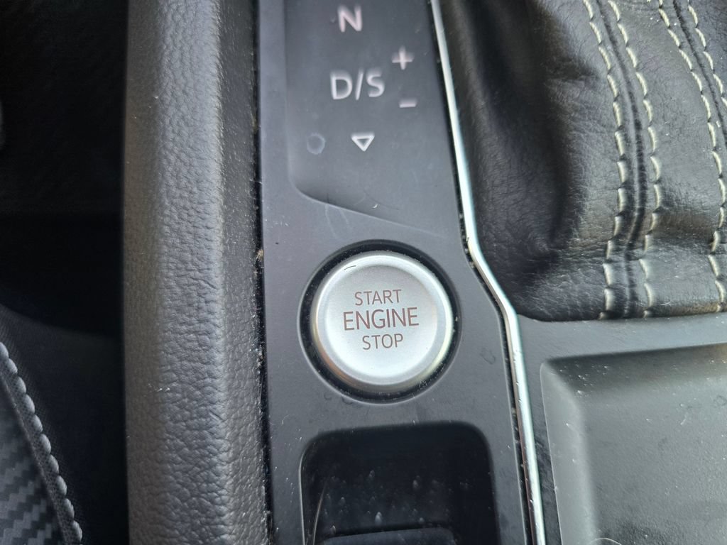 Used 2021 Volkswagen Atlas Cross Sport SE FWD image 29