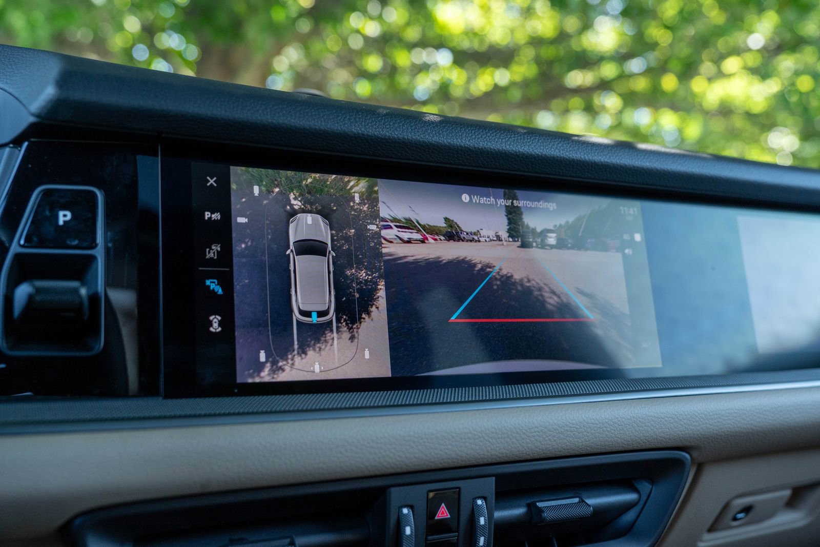 Certified 2025 Porsche Cayenne E-Hybrid w/ Premium Package Plus image 28