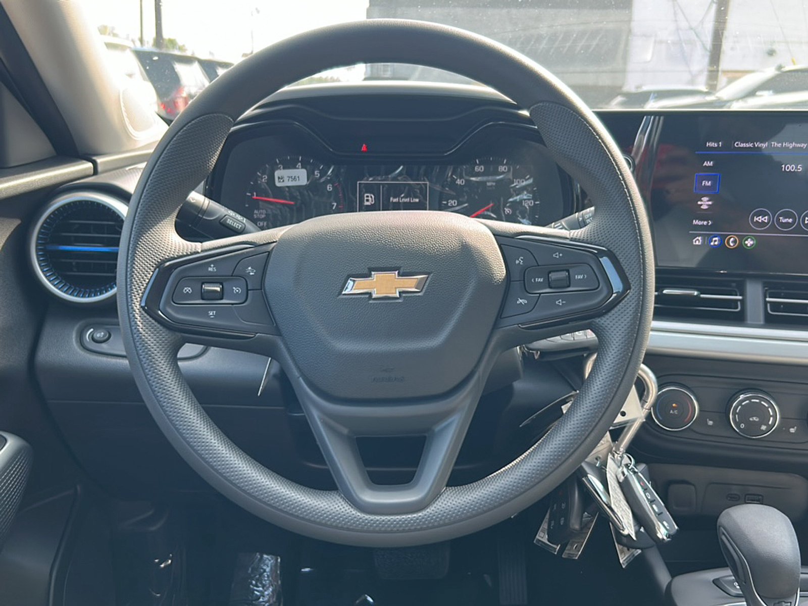 New 2026 Chevrolet Trax LS w/ LS Convenience Package FWD image 2