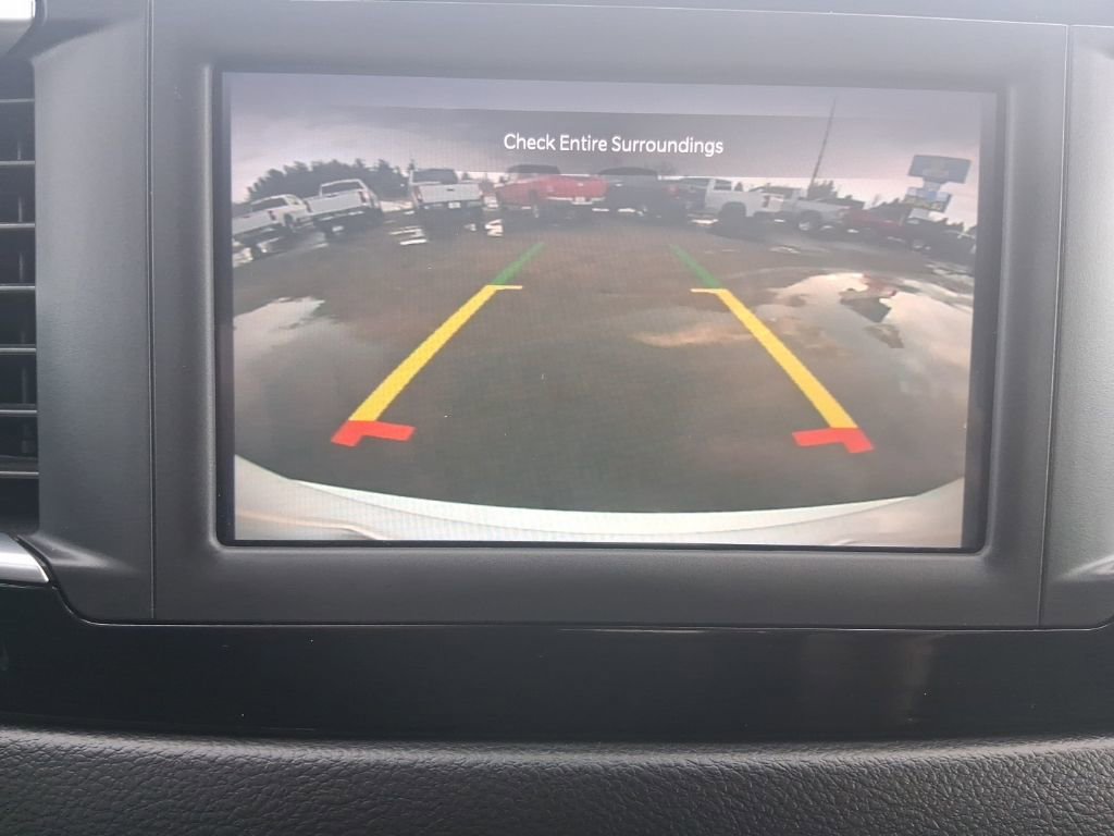 Used 2023 Chrysler Voyager LX image 26