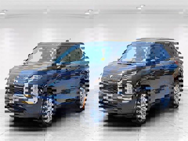 Used 2023 Mitsubishi Outlander ES image 8