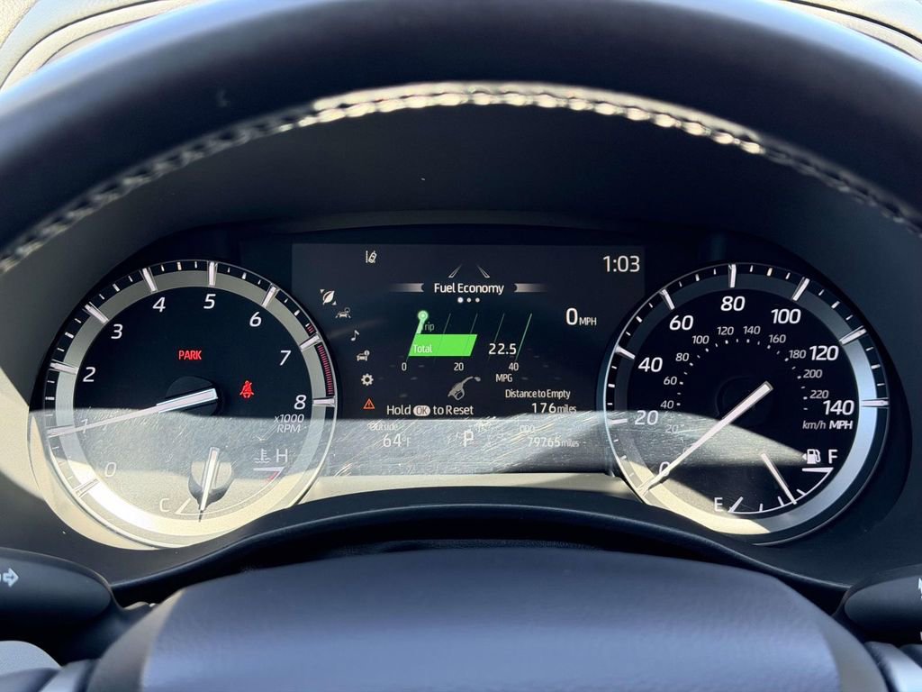 Used 2021 Toyota Highlander XLE image 10