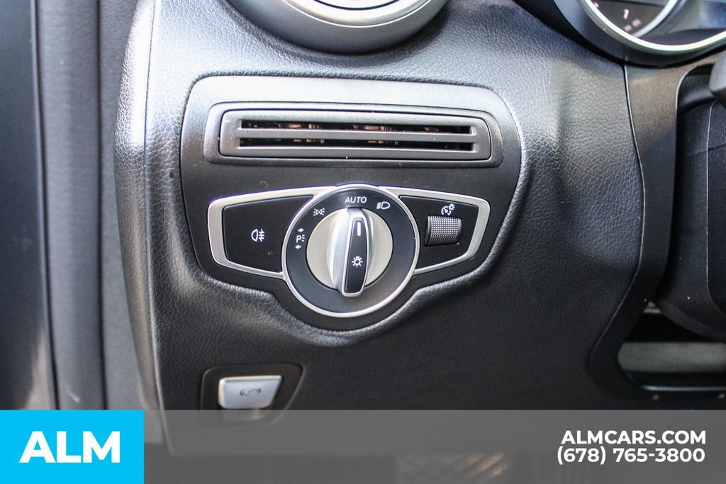 Used 2021 Mercedes-Benz GLC 300 4MATIC w/ Premium Package image 31