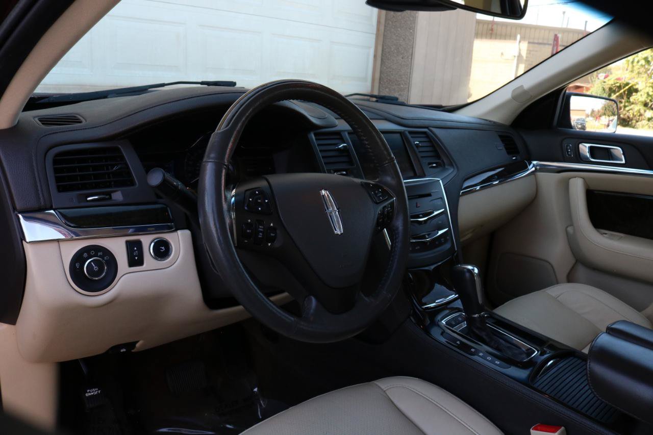 Used 2015 Lincoln MKS AWD w/ Equipment Group 201A image 19