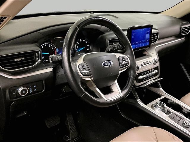 Used 2022 Ford Explorer XLT w/ Equipment Group 202A AWD/4WD image 12