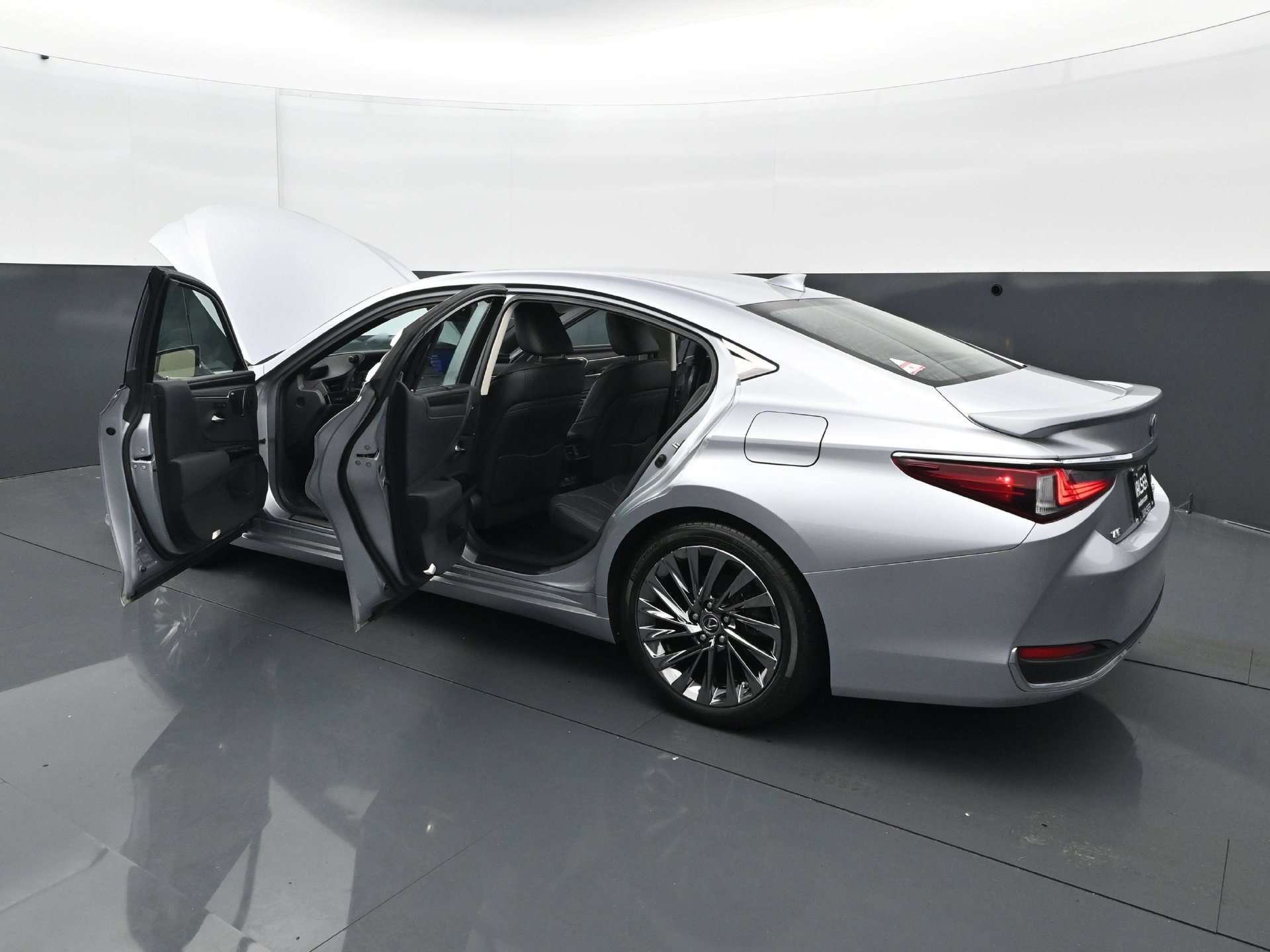 Used 2025 Lexus ES 300h FWD image 32