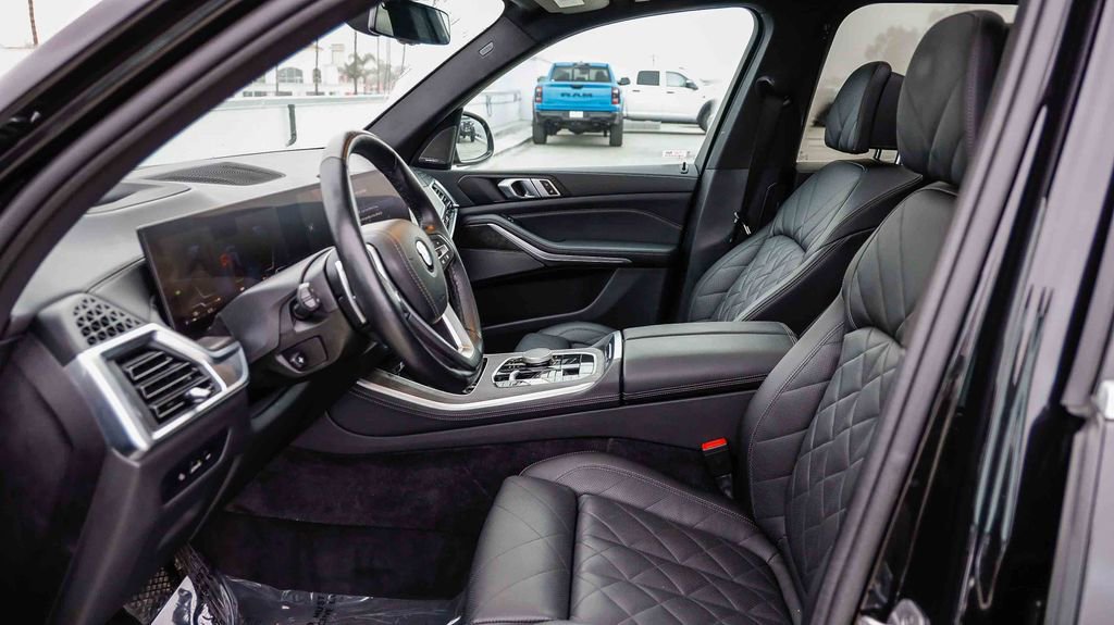 Used 2024 BMW X5 xDrive40i w/ Premium Package AWD/4WD image 22