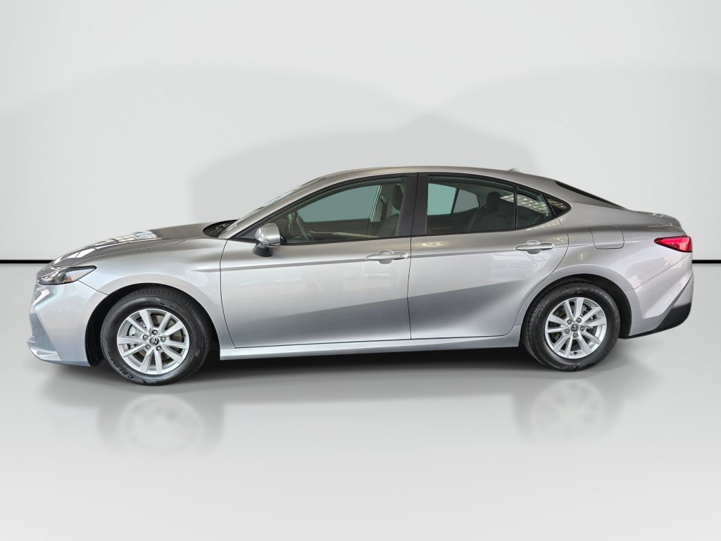 Used 2025 Toyota Camry LE FWD image 6