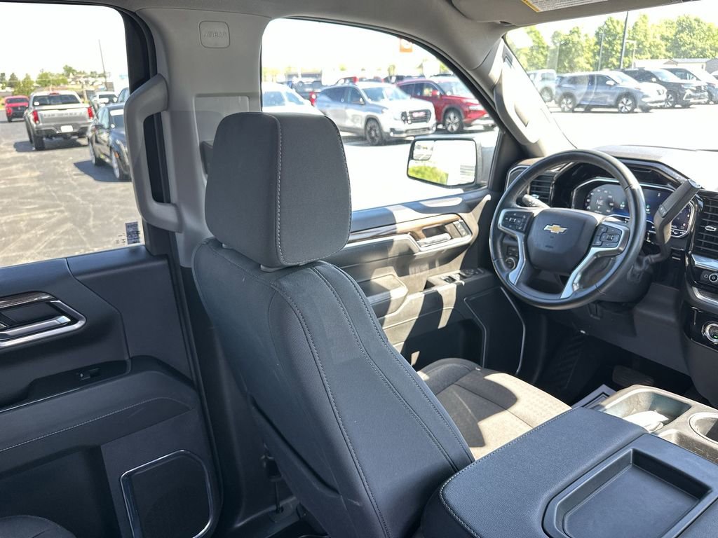 Used 2024 Chevrolet Silverado 1500 LT AWD/4WD image 15